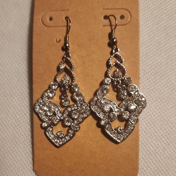 Jewelry - Elegant Silver Toned Crystal Earrings